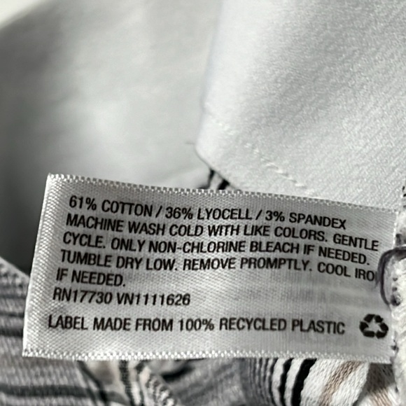 AVA & VIV Cropped Pants - Picture 10 of 15